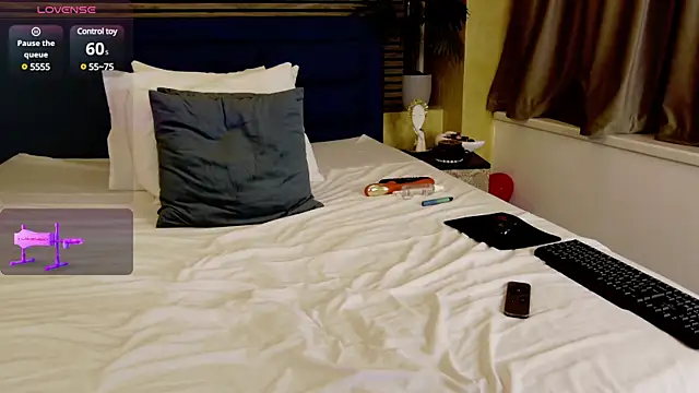 SamaraSinn online show from 8, 3, 2025