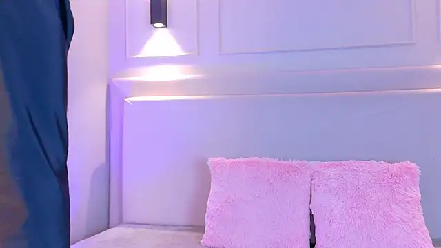 Snapshot of NickyBelmonth chatting on 11, 11, 2025 NickyBelmonth online show from 11, 11, 2025