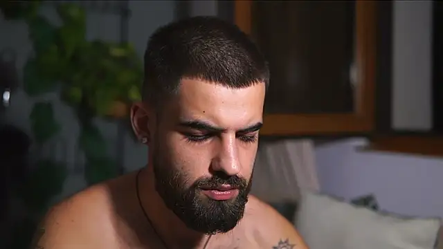 Snapshot of HairyRobxxx chatting on 12, 9, 2025 HairyRobxxx online show from 12, 9, 2025