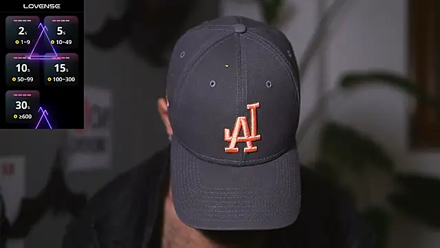 Snapshot of HairyRobxxx chatting on 8, 11, 2025 HairyRobxxx online show from 8, 11, 2025