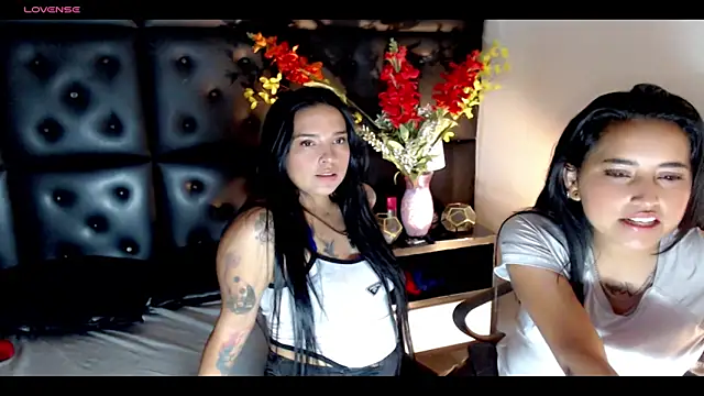 Snapshot of Carolaine01 chatting on 11, 1, 2025 Carolaine01 online show from 11, 1, 2025