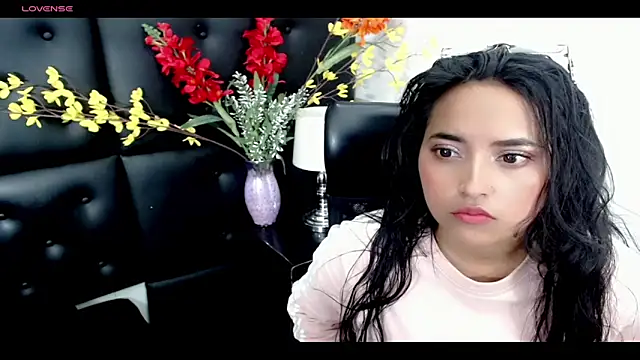 Snapshot of Carolaine01 chatting on 7, 2, 2025 Carolaine01 online show from 7, 2, 2025