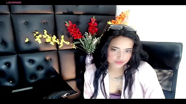 Snapshot of Carolaine01 chatting on 9, 2, 2025 Carolaine01 online show from 9, 2, 2025