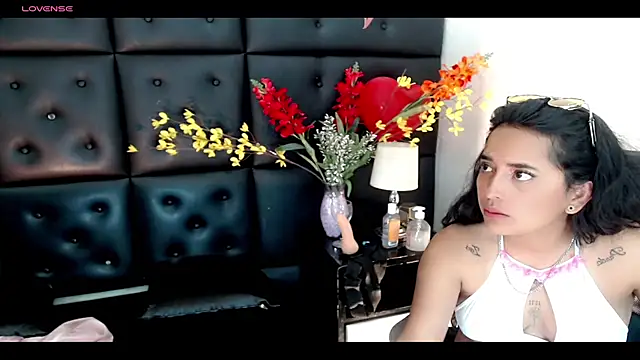 Snapshot of Carolaine01 chatting on 20, 2, 2025 Carolaine01 online show from 20, 2, 2025