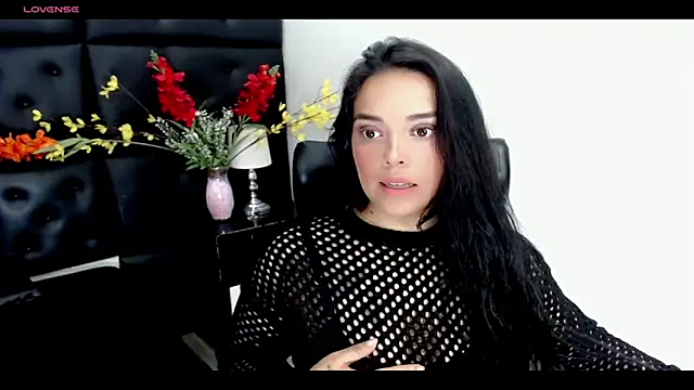 Snapshot of Carolaine01 chatting on 1, 3, 2025 Carolaine01 online show from 1, 3, 2025