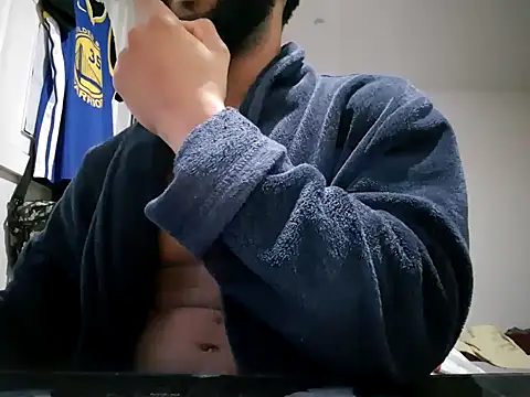 Snapshot of kevi_cocks chatting on 31, 12, 2024 kevi cocks online show from 31, 12, 2024