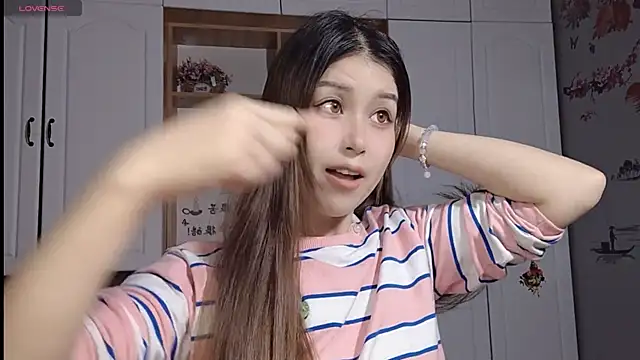 Lucky-xiuxiu online show from 22, 2, 2025