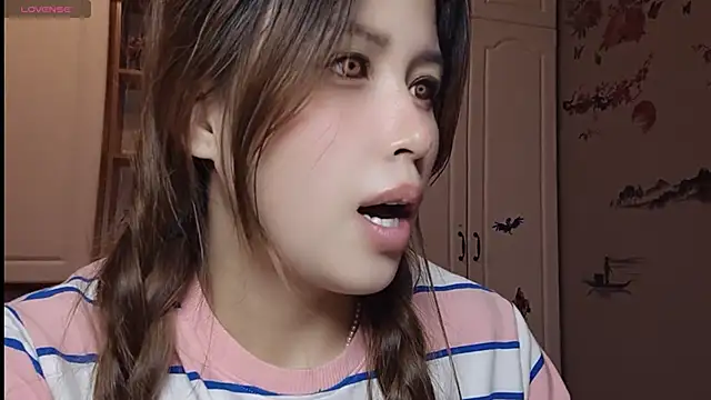 Lucky-xiuxiu online show from 22, 2, 2025