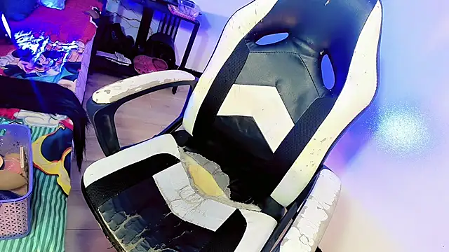 Gisele fox online show from 18, 4, 2026