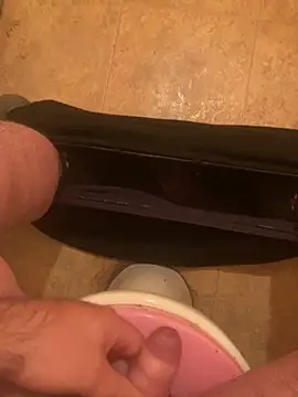 Snapshot of balint35 chatting on 21, 10, 2025 balint35 online show from 21, 10, 2025