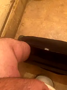 Snapshot of balint35 chatting on 3, 11, 2025 balint35 online show from 3, 11, 2025