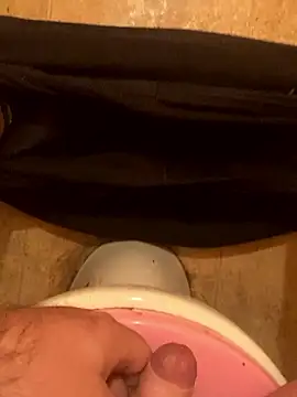 Snapshot of balint35 chatting on 8, 11, 2025 balint35 online show from 8, 11, 2025