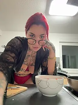 Mia-Fuchs online show from 6, 1, 2025