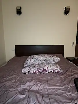 Mia-Fuchs online show from 26, 1, 2025