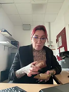 Mia-Fuchs online show from 12, 2, 2025