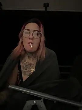 Mia-Fuchs online show from 5, 3, 2025