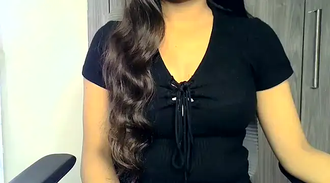 SIYA MAVI online show from 4, 3, 2025