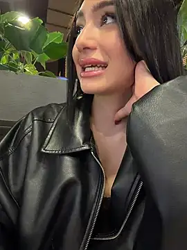 Maddy Jones online show from 22, 6, 2026