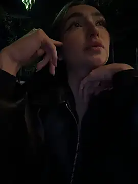 Maddy Jones online show from 17, 7, 2026