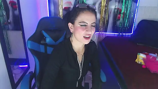 Anniee x online show from 22, 3, 2025