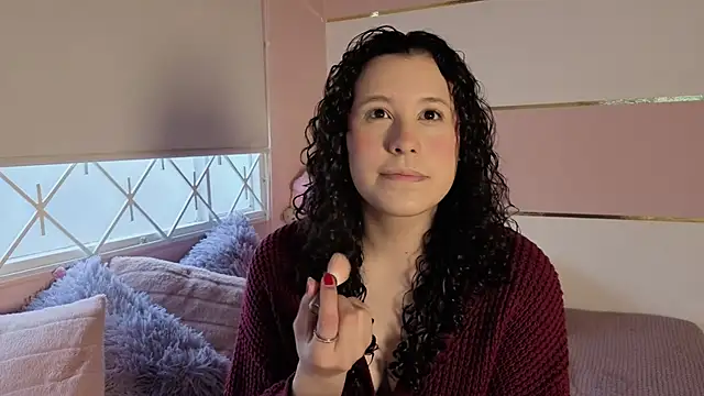 Charlotte  Miller online show from 29, 9, 2025