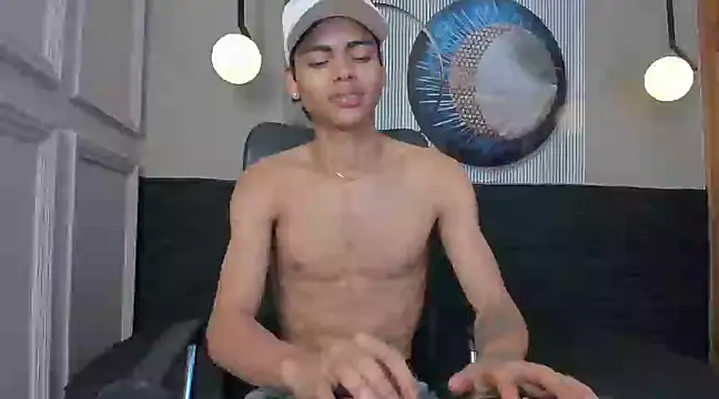 adam piarse01 online show from 11, 1, 2025