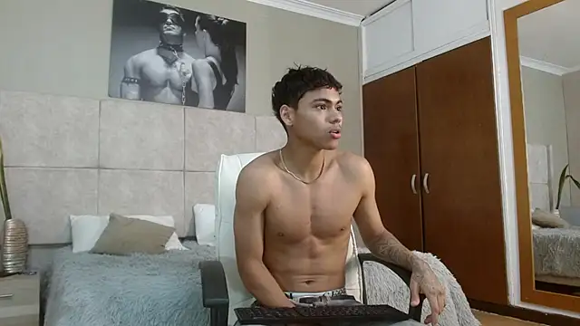 adam piarse01 online show from 28, 9, 2025