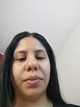 downsonMia online show from 27, 4, 2026