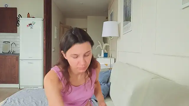 KristineEsme online show from 25, 9, 2025