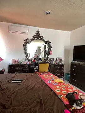 Snapshot of Izy_cute_ chatting on 22, 10, 2025 Izy cute online show from 22, 10, 2025