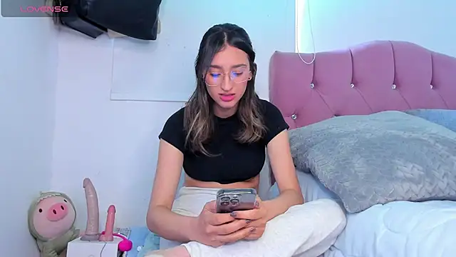 Snapshot of irirs_rouse chatting on 13, 11, 2025 irirs rouse online show from 13, 11, 2025