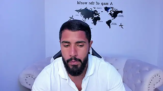 Santiago huntt online show from 4, 10, 2025