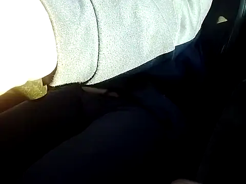 Snapshot of aigledauphin chatting on 1, 10, 2025 aigledauphin online show from 1, 10, 2025