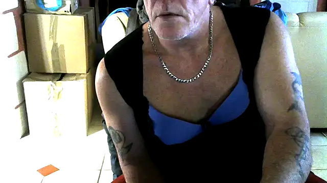 Snapshot of aigledauphin chatting on 4, 12, 2025 aigledauphin online show from 4, 12, 2025