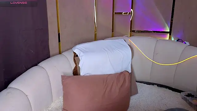 emilytrays online show from 26, 4, 2026