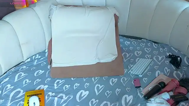 emilytrays online show from 23, 7, 2026