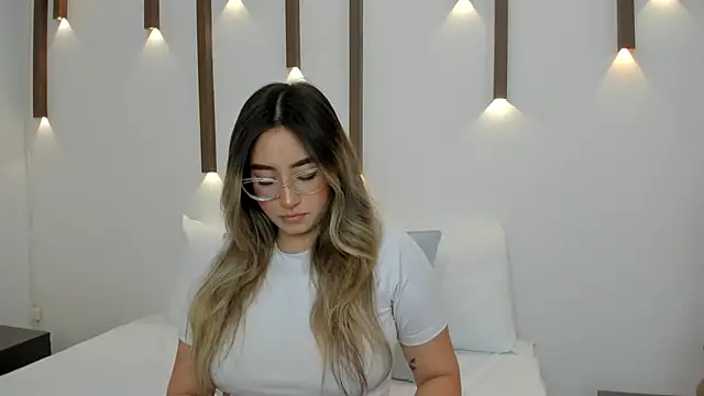 antonella cutie  online show from 25, 1, 2025