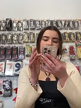 mewKate online show from 26, 4, 2026