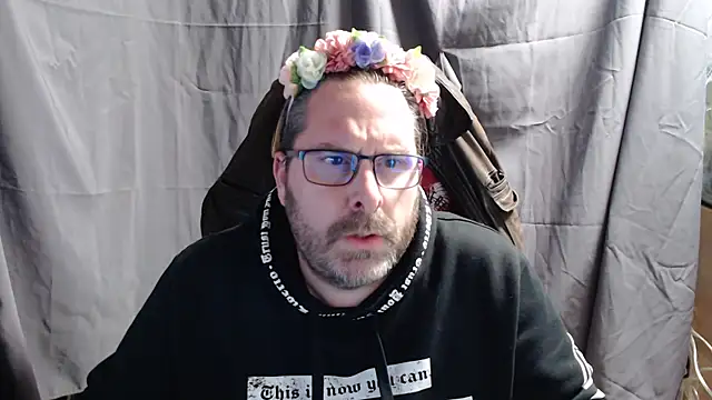 Streamlove77 online show from 1, 2, 2025