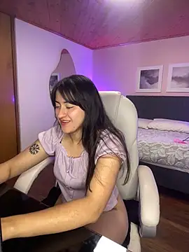 Camila pinkk online show from 7, 3, 2025