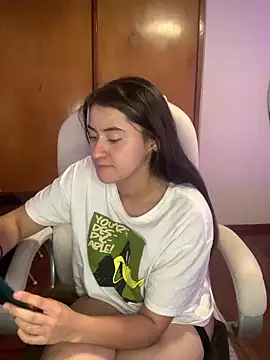 Camila pinkk online show from 11, 3, 2025