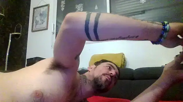 thefrenchkiss25 online show from 3, 2, 2026