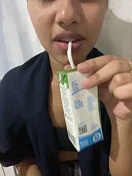 LuizaDiaz online show from 18, 2, 2025