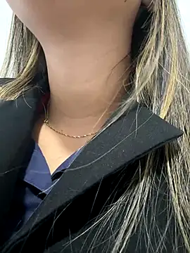 LuizaDiaz online show from 23, 10, 2025