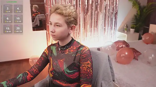 Snapshot of Aurora_First chatting on 18, 1, 2025 Aurora First online show from 18, 1, 2025