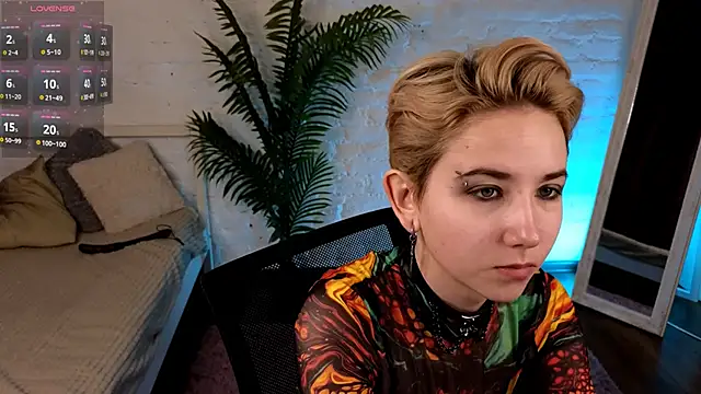 Snapshot of Aurora_First chatting on 4, 2, 2025 Aurora First online show from 4, 2, 2025