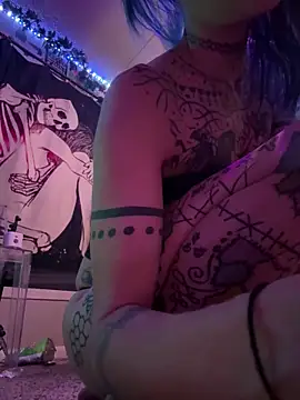 Snapshot of trashbrat chatting on 18, 10, 2025 trashbrat online show from 18, 10, 2025