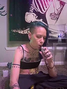 Snapshot of trashbrat chatting on 25, 10, 2025 trashbrat online show from 25, 10, 2025