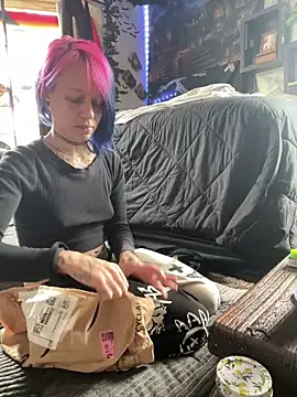 trashbrat online show from 2, 4, 2026