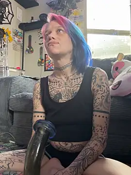 trashbrat online show from 24, 4, 2026